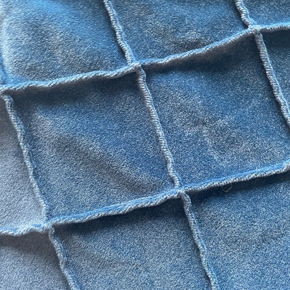 Pair of two dark navy Throw cushions - Picture 5 of 5